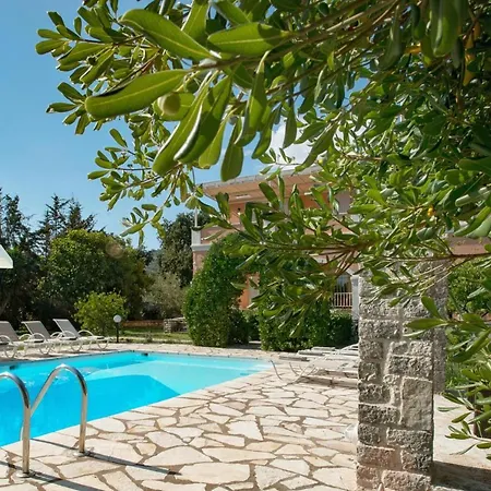 Villa Sleeps 10 Pool Air Con Wifi