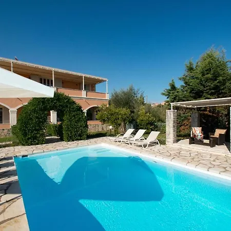 Villa Sleeps 10 Pool Air Con Wifi *