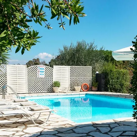 Villa Sleeps 10 Pool Air Con Wifi *