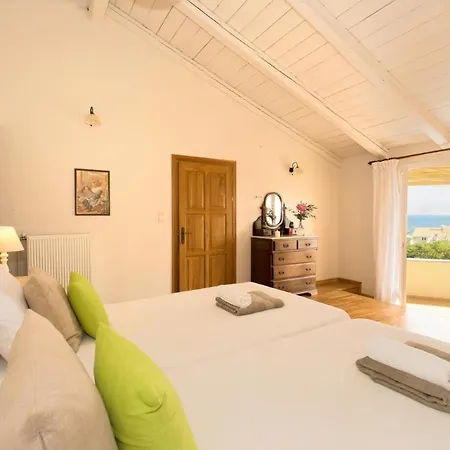 Villa Sleeps 10 Pool Air Con Wifi *