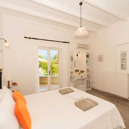 Sleeps 10 Pool Air Con Wifi