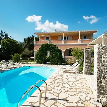 Villa Sleeps 10 Pool Air Con Wifi *