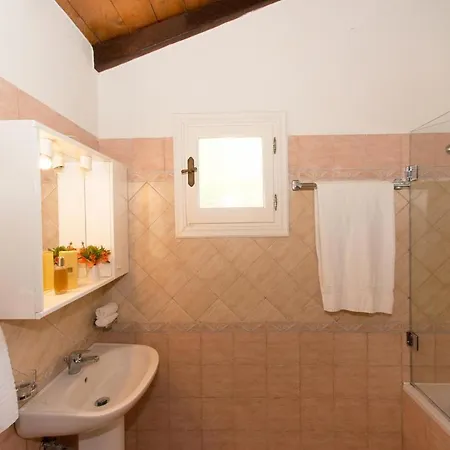 Villa Sleeps 10 Pool Air Con Wifi