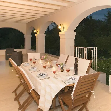 Villa Sleeps 10 Pool Air Con Wifi