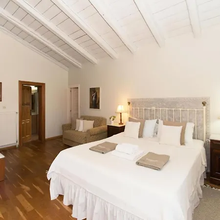 Villa Sleeps 10 Pool Air Con Wifi Kassiopi