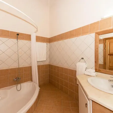 Sleeps 10 Pool Air Con Wifi *