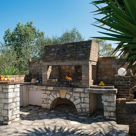 Sleeps 10 Pool Air Con Wifi *